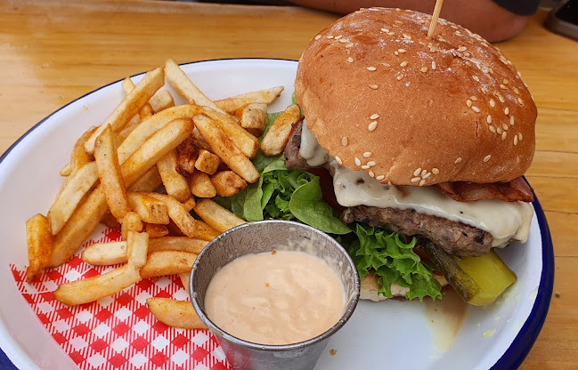 Opinii despre Denniston Dog Restaurant & Bar în Westport - Hospitality and gastronomy