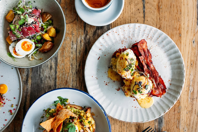 Comments and reviews of Elizabeth Cafe & Larder