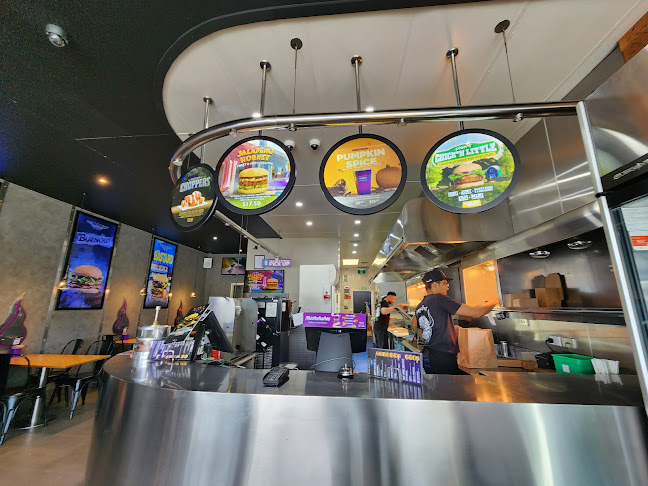 BurgerFuel Five Cross Roads - Hospitality and gastronomy