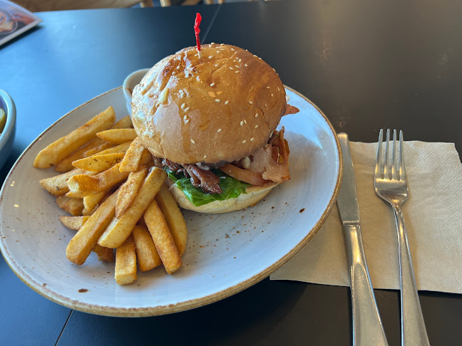 Reviews of The Coffee Club Meridian Mall in Dunedin - Hospitality and gastronomy
