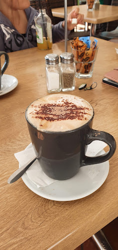 Comments and reviews of Riverside Cafe