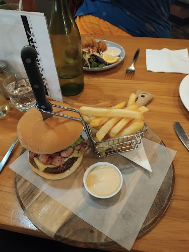 Opinii despre Dinsdale Tavern în Hamilton - Hospitality and gastronomy