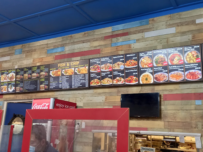 Oppies Restaurant & Takeaway - Hospitality and gastronomy