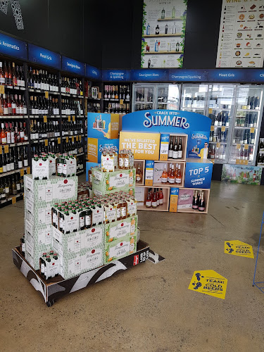 Liquorland Whangamata - Hospitality and gastronomy