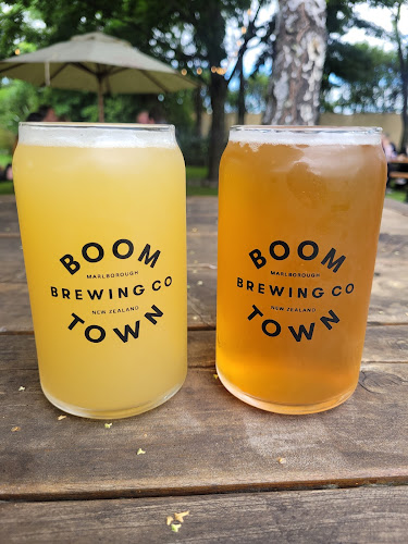 Comentarii opinii despre Boom Town in the 'Forrest' - Boom Town Beer Garden