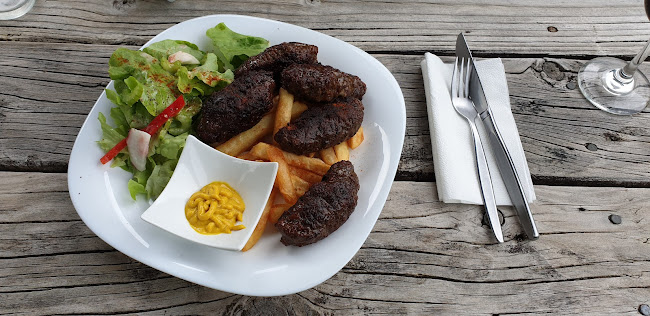 Reviews of Apple Quarters Cafe in Ōtaki - Hospitality and gastronomy