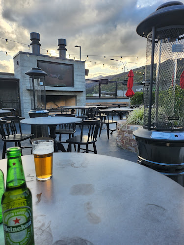 Opinii despre The Crown Pub and Beer Garden în Queenstown - Hospitality and gastronomy