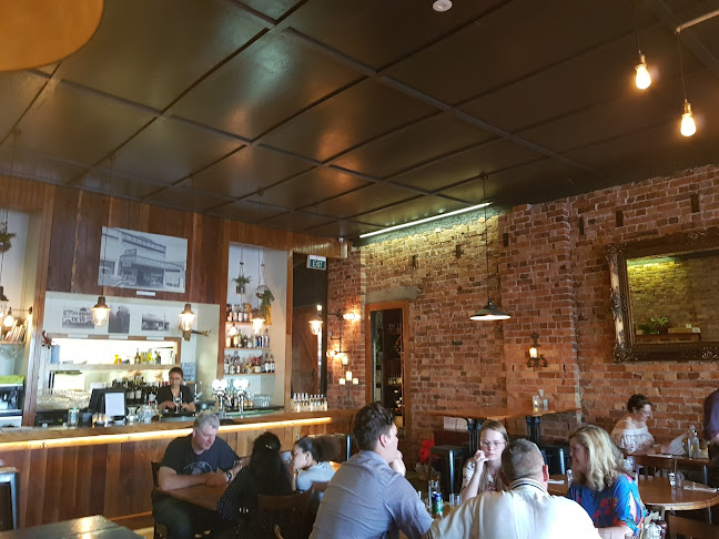 Red Earth Bistro and Wine Bar Open Times