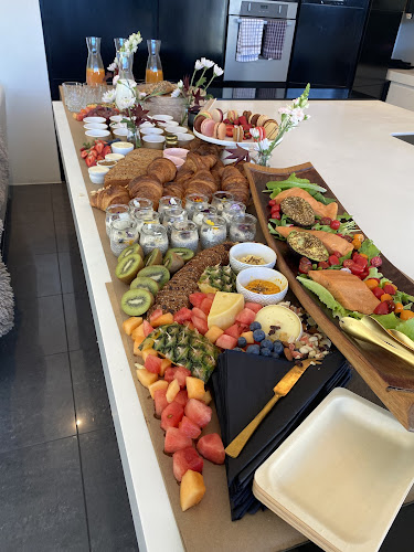 Rosie's Plate - Cromwell