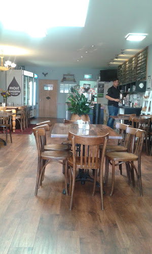 PR's Cafe & Restaurant Open Times