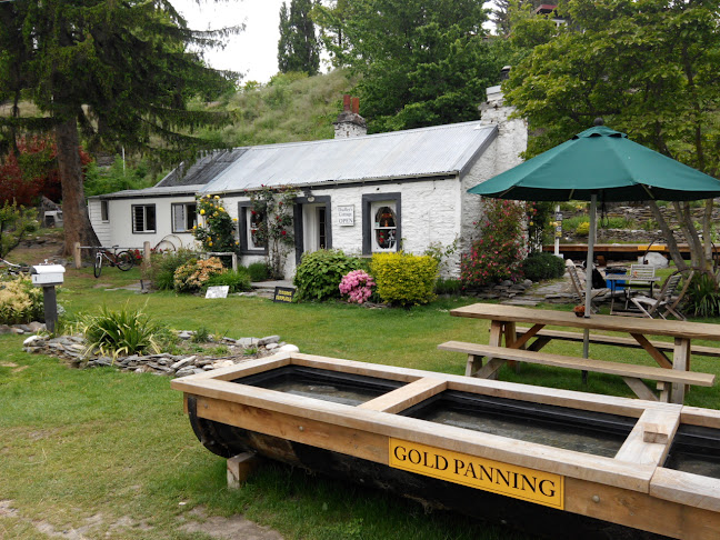 Oak Tree Home Style Cooking and Gifts