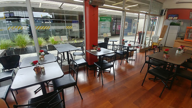 Roselands Cafe & Bakery