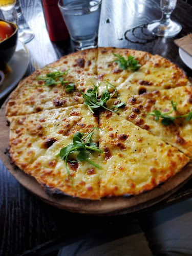 Opinii despre Stacks, Pizza & Burger Bar în Queenstown - Hospitality and gastronomy