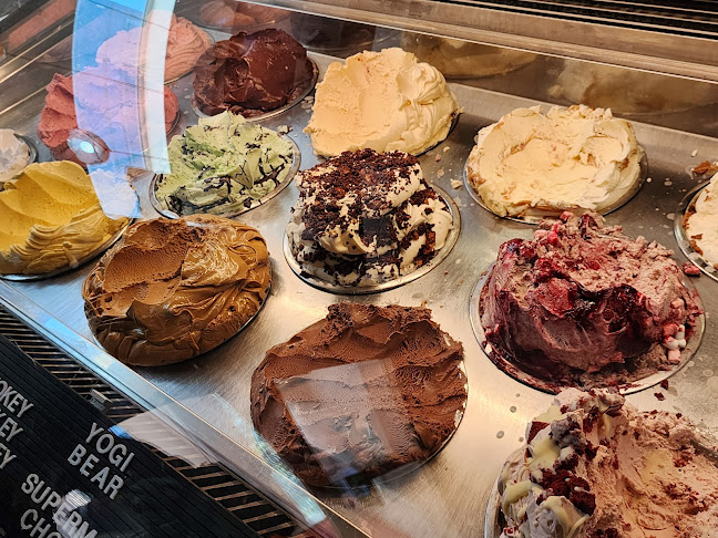 Rollickin Gelato Café (Cashel Street) - Hospitality and gastronomy