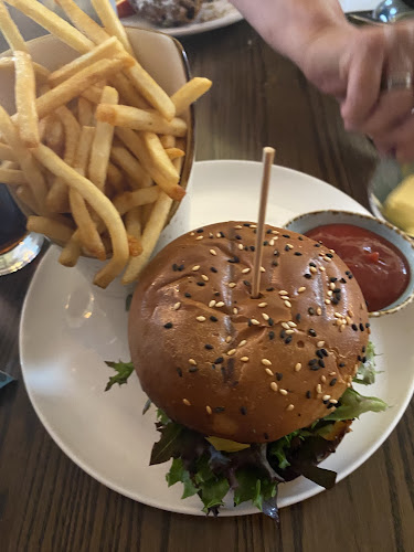 La Vista Cafe & Restaurant