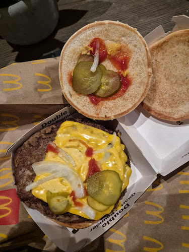 McDonald's Taradale - Hospitality and gastronomy