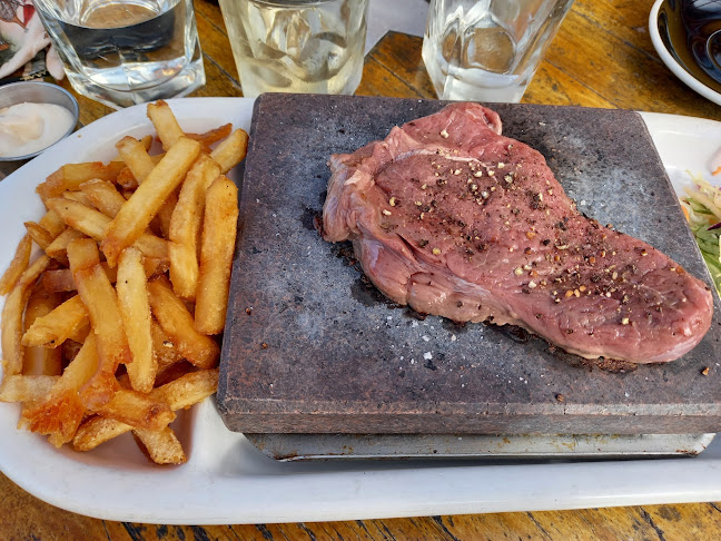 Comentarii opinii despre Denniston Dog Restaurant & Bar