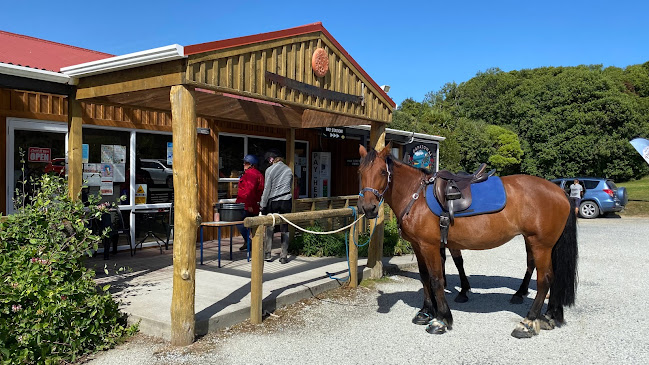 Papatowai Country Store & "Peake's Kitchen"