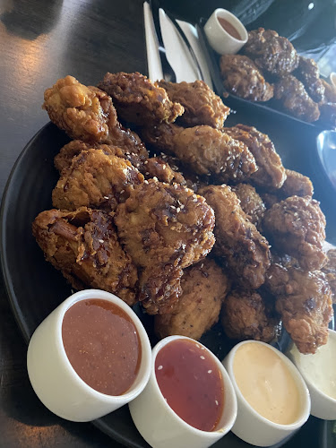 Slate - Billiards & Gastropub - Hospitality and gastronomy