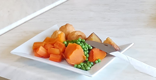 Tiki roast - Hospitality and gastronomy