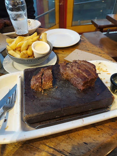 Denniston Dog Restaurant & Bar - Westport