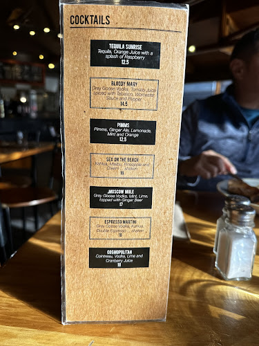 Comentarii opinii despre Stumpers Bar & Cafe