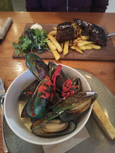 Comentarii opinii despre The Pour House and The Coromandel Brewing Company