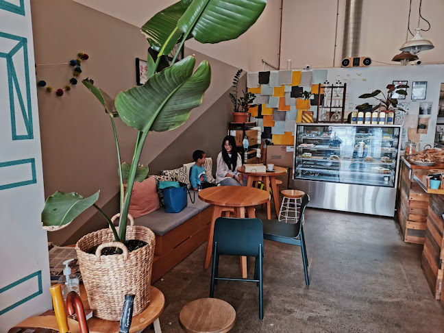 Comments and reviews of Manna Coffee Bread & Store