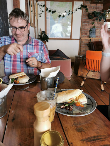 Boatshed Cafe - Hospitality and gastronomy