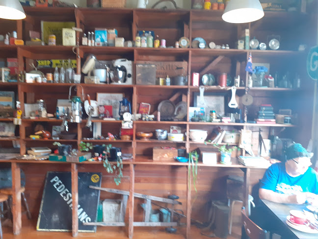 Reid's Roadhouse 65 - Hospitality and gastronomy