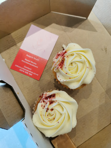 Comments and reviews of Curls & Cakes