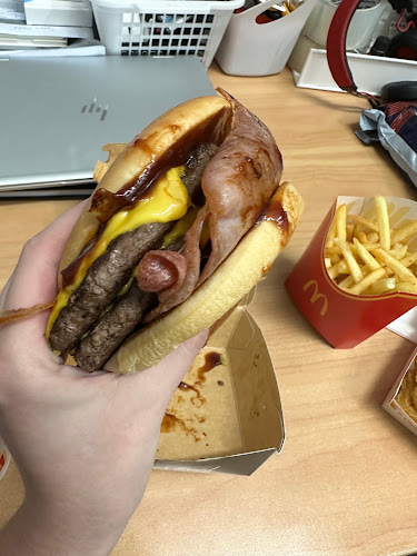 McDonald's Palmerston North Foodcourt - Hospitality and gastronomy