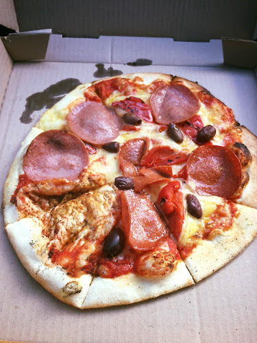 Opinii despre Busters Woodfired Pizza în Wellington - Hospitality and gastronomy