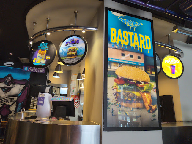 BurgerFuel Queen Street - Hospitality and gastronomy