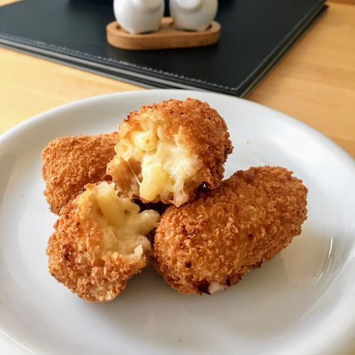 Posh Burgers N Pies Phone number