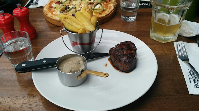 Applejack's Bar & Eatery Open Times