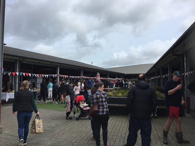 194 Ruapehu Drive, Fitzherbert, Palmerston North 4410, New Zealand