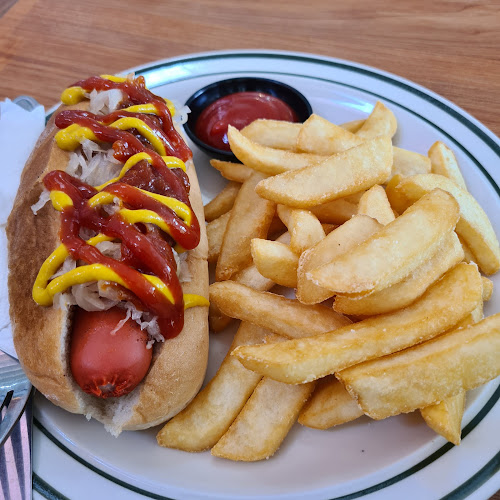 Berries Cafe & Organic Ice Creamery - Hospitality and gastronomy