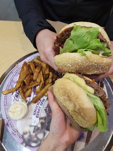 BurgerFuel Takapuna - Hospitality and gastronomy