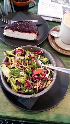 Comentarii opinii despre Sixes And Sevens