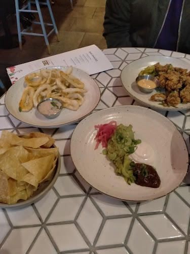 Flamingo Joe's Bar & Eatery - Hospitality and gastronomy