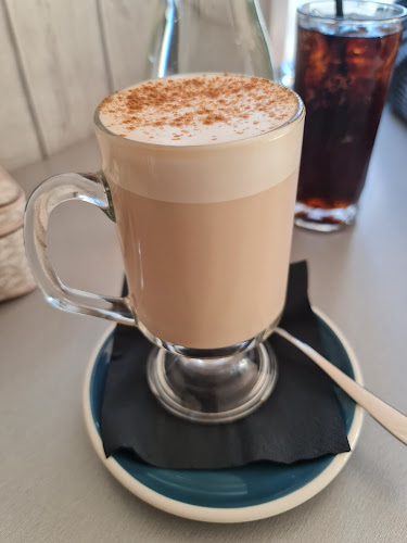 Ollies Bar & Eatery - Hospitality and gastronomy