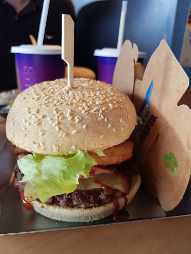 BurgerFuel Cambridge - Cambridge