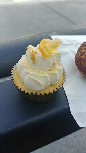 Opinii despre THE THREE WORDS | Cakes & Flowers în Auckland - Hospitality and gastronomy