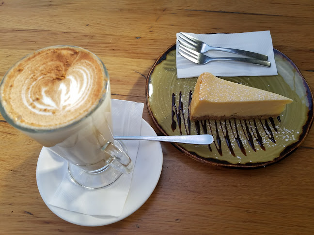 Seven Hills Cafe, Restaurant and Bar