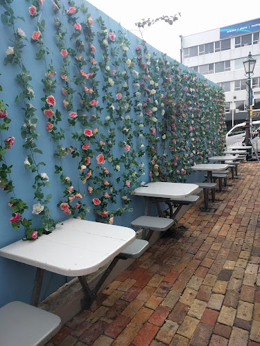 Opinii despre CrunchTower Desserts&Drinks în Auckland - Hospitality and gastronomy