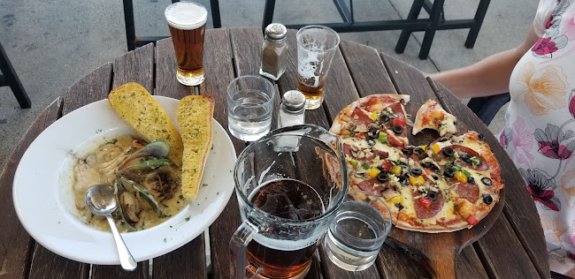 Opinii despre Groper Garage Bar & Restaurant în Kaikōura - Hospitality and gastronomy