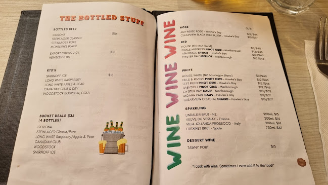 Reviews of Shani's Family Eatery and Bar in Napier - Hospitality and gastronomy