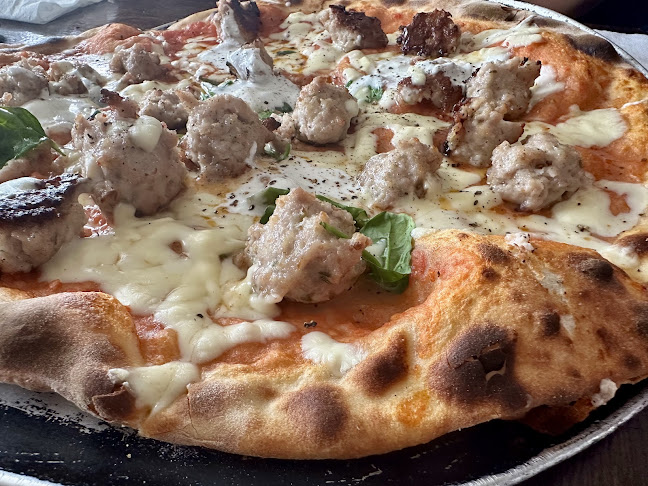 Francesca's Pizzeria - Hospitality and gastronomy