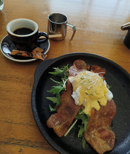 CAFE BLUE WHALE - Hospitality and gastronomy